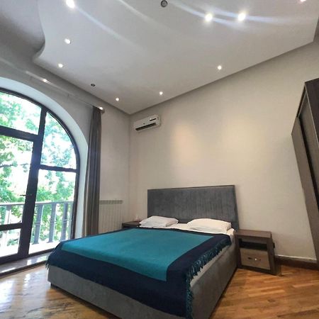 Saryan Hotel Erevan Esterno foto